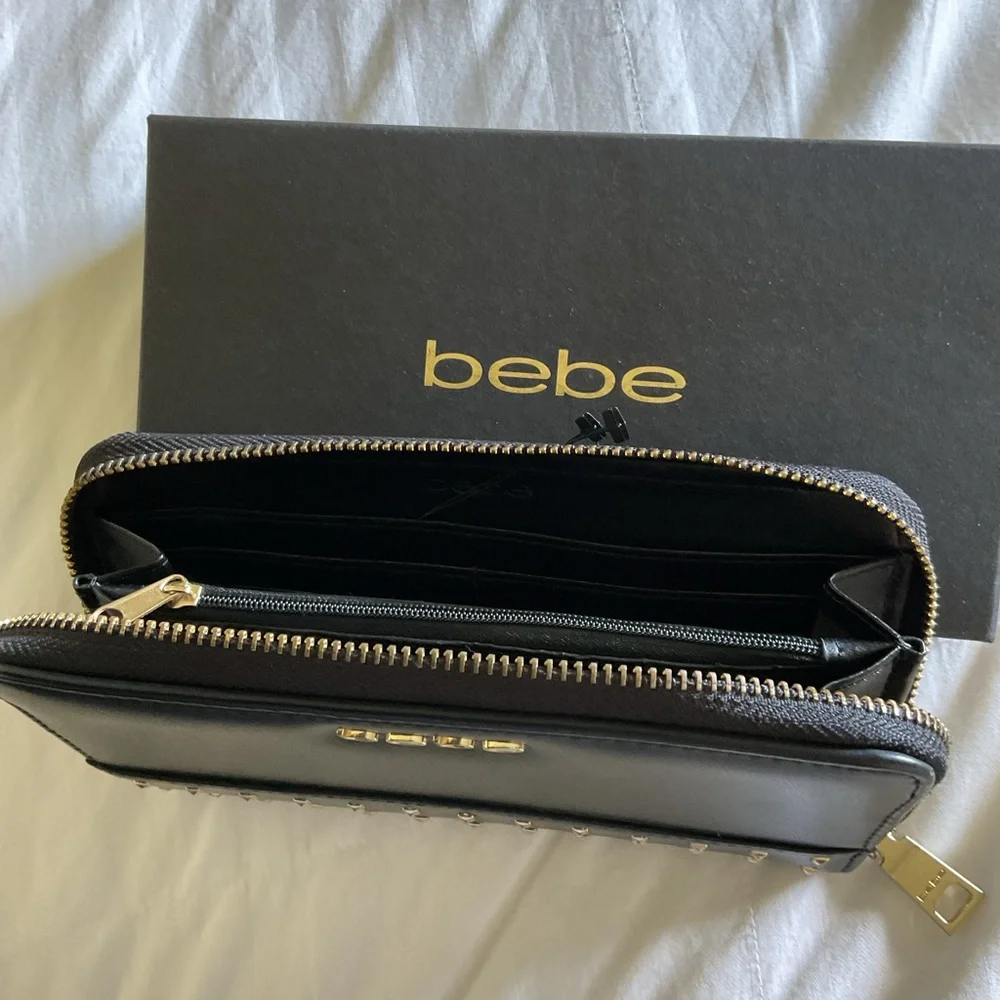 NWOT Bebe Black zipped with gold trim wallet with box - Picture 5 of 5
